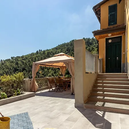 דירה Golden View Holidays *