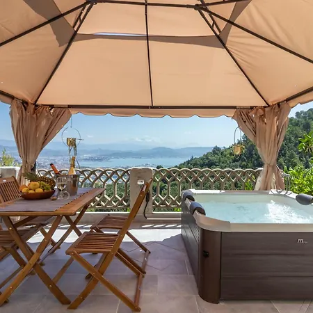 Golden View Holidays * La Spezia